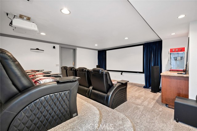 Detail Gallery Image 19 of 64 For 22250 Village Way, Canyon Lake,  CA 92587 - 5 Beds | 4/2 Baths