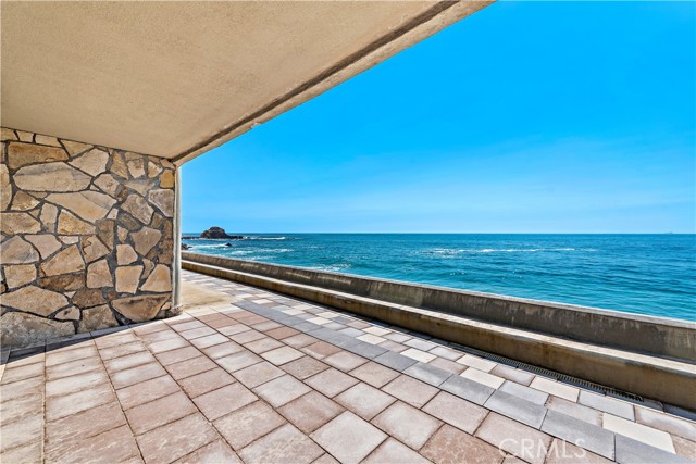 Detail Gallery Image 35 of 59 For 102 Blue Lagoon, Laguna Beach,  CA 92651 - 3 Beds | 3 Baths