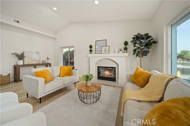 Detail Gallery Image 4 of 37 For 1501 Olga Way, Palm Springs,  CA 92262 - 4 Beds | 2 Baths