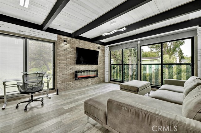 Detail Gallery Image 21 of 55 For 4256 Rosario Rd, Woodland Hills,  CA 91364 - 4 Beds | 2 Baths