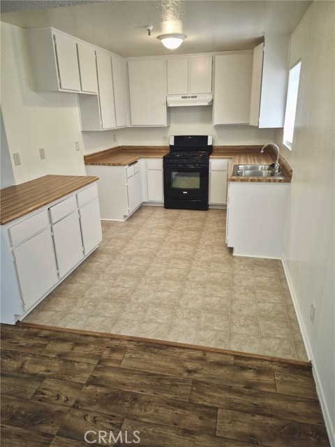 13325 Kornblum Avenue, Hawthorne CA: https://media.crmls.org/medias/1c2a9e8e-5de9-48cf-81ce-94b90167dbb4.jpg