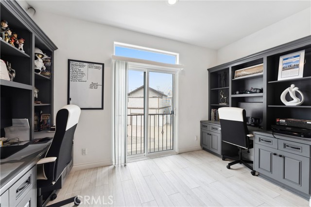 Detail Gallery Image 10 of 28 For 608 Clubhouse Ave, Newport Beach,  CA 92663 - 3 Beds | 2 Baths