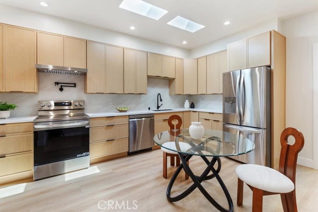 22452 Dolorosa Street, Woodland Hills CA: https://media.crmls.org/medias/1c2baa5d-2695-4edd-900d-2aac13957b84.jpg