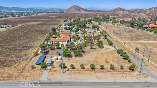 29935 Maxine Lane, Menifee CA: https://media.crmls.org/medias/1c2c2f88-ba24-4104-8886-4a2df0e42ba8.jpg