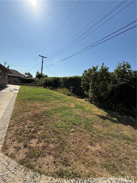 4561 Mimosa Drive, Yorba Linda CA: https://media.crmls.org/medias/1c2c48bd-aeda-4d40-a98b-d22842a7798c.jpg
