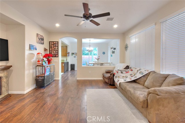 Detail Gallery Image 7 of 57 For 1343 Comfrey Leaf Drive, Beaumont,  CA 92223 - 4 Beds | 3 Baths