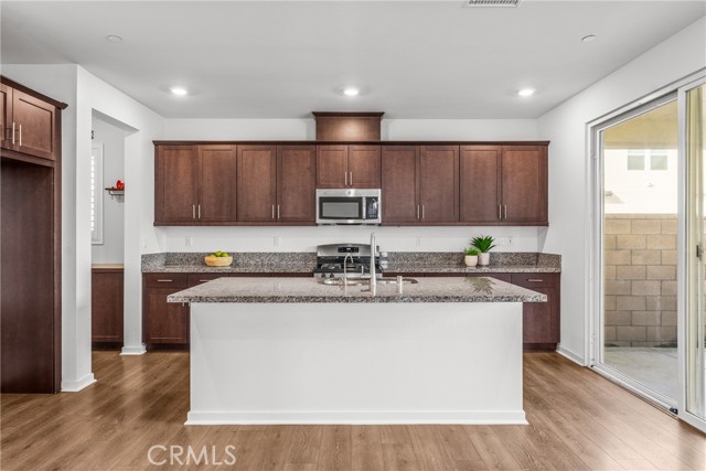 Detail Gallery Image 7 of 36 For 24283 Juni Ct, Corona,  CA 92883 - 4 Beds | 3 Baths