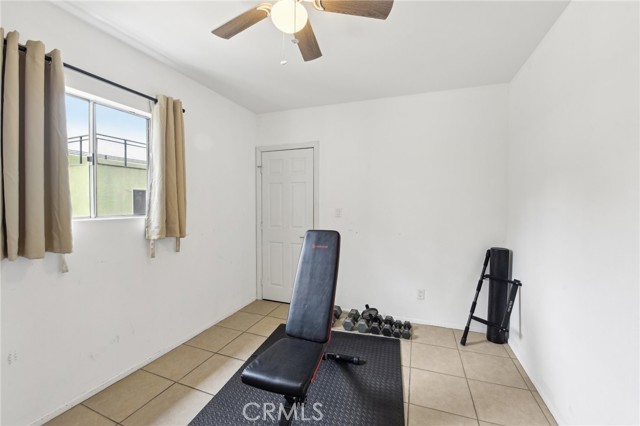 1701 N Oxford Avenue, Pasadena CA: https://media.crmls.org/medias/1c2e5e58-7e8f-4f65-9dc7-affe3565dc07.jpg