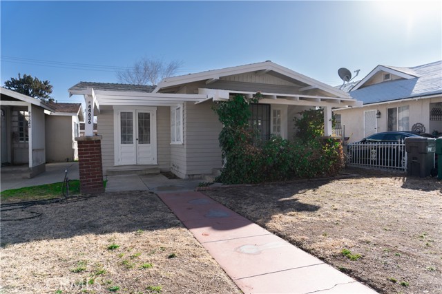 Detail Gallery Image 1 of 16 For 44636 Cedar Ave, Lancaster,  CA 93534 - 5 Beds | 2 Baths