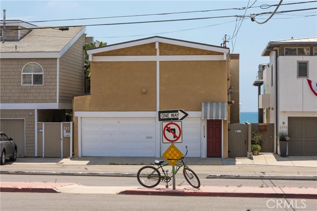 2654 The Strand, Hermosa Beach, California 90254, 3 Bedrooms Bedrooms, ,4 BathroomsBathrooms,Residential,Sold,The Strand,OC17238177