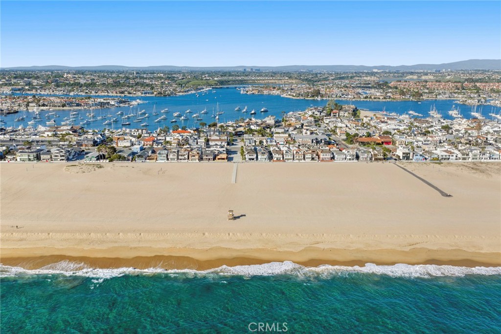 https://media.crmls.org/medias/1c2fb5a7-9674-49cd-8dd8-810786b3f694.jpg?preset=X-Large