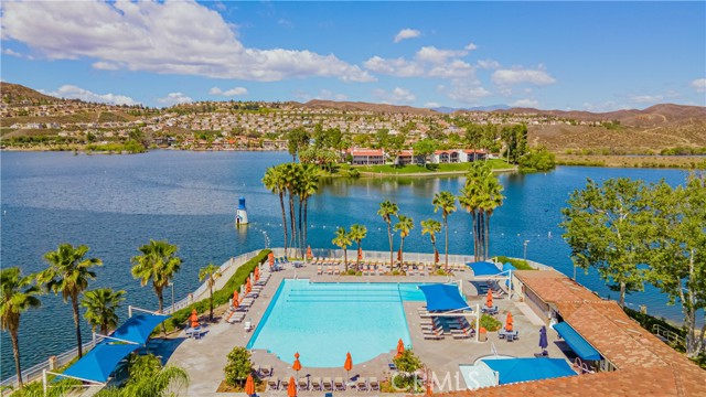 30186 Yellow Feather Drive, Canyon Lake CA: https://media.crmls.org/medias/1c30445f-9984-43e6-b19c-92a22e724d03.jpg