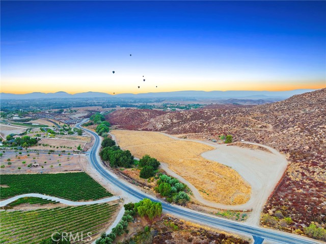 36520 E Benton Road, Temecula CA: https://media.crmls.org/medias/1c30713c-d91e-44f6-9b9e-0f68b5d385ce.jpg