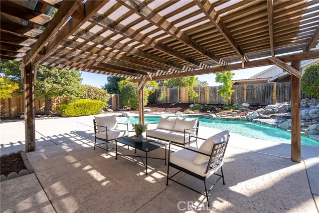 Detail Gallery Image 37 of 43 For 284 Shoshone Dr, Paso Robles,  CA 93446 - 4 Beds | 3 Baths