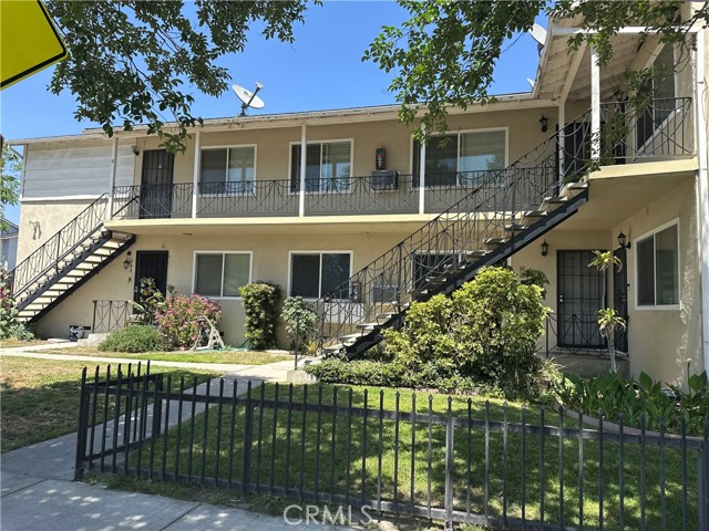 Detail Gallery Image 1 of 1 For 198 W Elmwood Ave #D,  Burbank,  CA 91502 - 2 Beds | 1 Baths