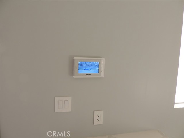 Detail Gallery Image 9 of 15 For 22735 Del Valle St #1,  Woodland Hills,  CA 91364 - 2 Beds | 1 Baths