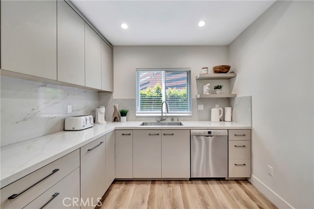 Detail Gallery Image 11 of 54 For 6743 Colgate Ave, Los Angeles,  CA 90048 - 4 Beds | 3/1 Baths