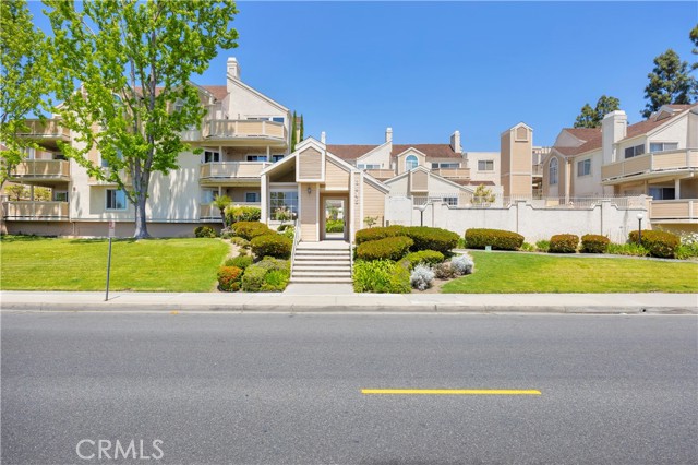 Detail Gallery Image 1 of 27 For 3845 Farquhar Ave #115,  Los Alamitos,  CA 90720 - 2 Beds | 2 Baths