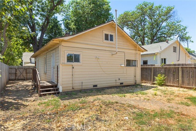 1135 Oakdale Street, Chico CA: https://media.crmls.org/medias/1c327994-55bf-4c33-9685-6e119903adf1.jpg