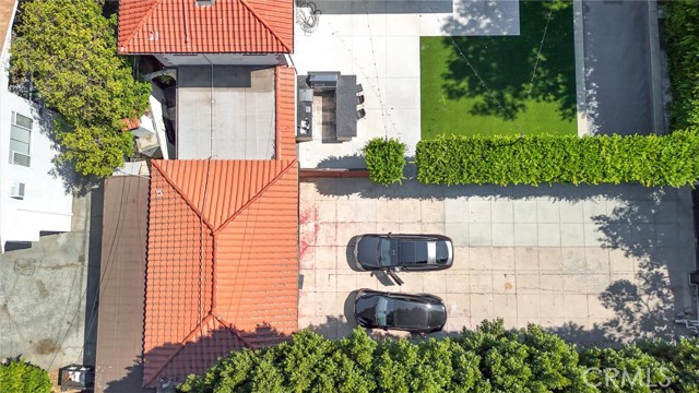 11159 La Maida Street, North Hollywood CA: https://media.crmls.org/medias/1c3285be-91f9-473c-bd17-58c143100c3b.jpg