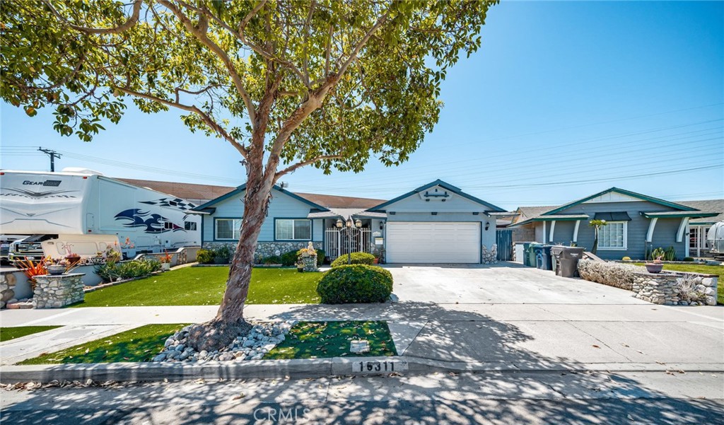 15311 Cascade Ln, Huntington Beach, CA 92647