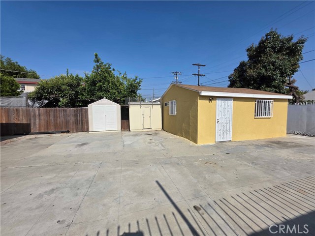 123 E Gage Avenue, Los Angeles CA: https://media.crmls.org/medias/1c336ff1-c661-4ec1-8266-8da3869bdf96.jpg