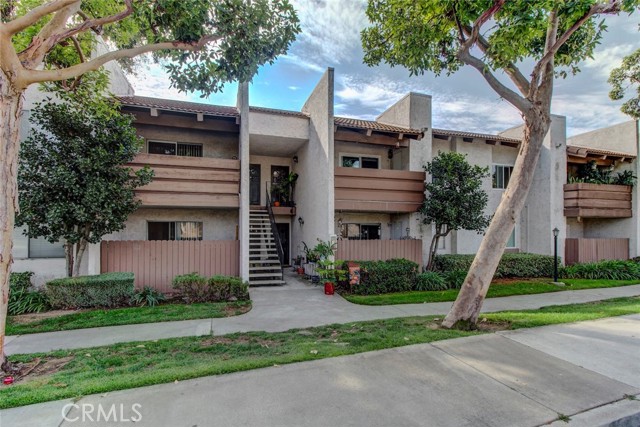 Detail Gallery Image 1 of 1 For 17522 Vandenberg Ln #6,  Tustin,  CA 92780 - 1 Beds | 1 Baths