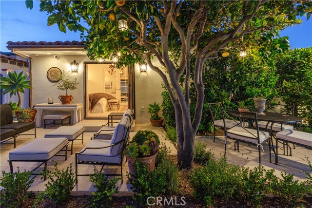 Detail Gallery Image 41 of 61 For 106 via Cordova, Newport Beach,  CA 92663 - 2 Beds | 2 Baths