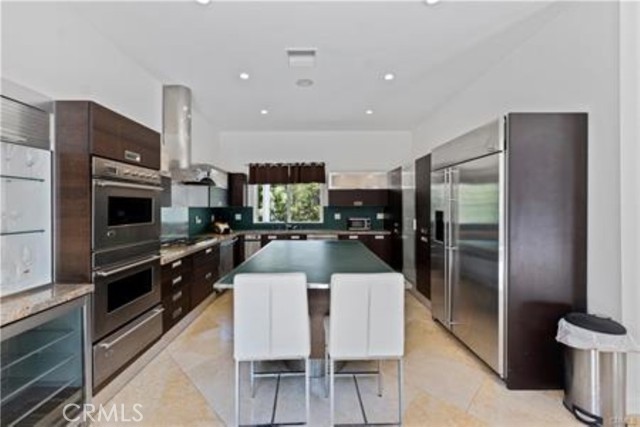 Detail Gallery Image 11 of 25 For 5353 Shirley, Tarzana,  CA 91356 - 5 Beds | 4 Baths