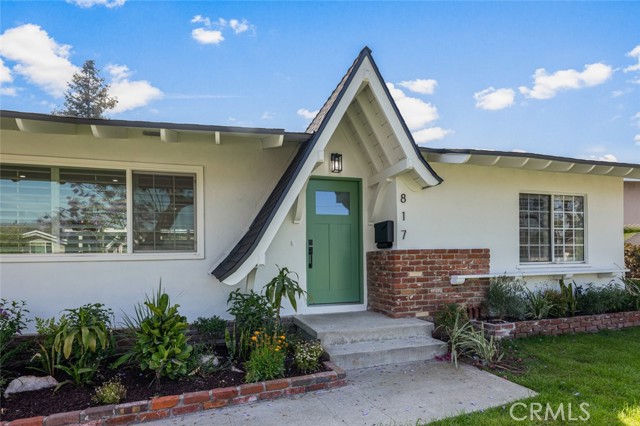 817 S Westchester Drive, Anaheim CA: https://media.crmls.org/medias/1c34bdb9-5b4a-4d59-b769-b057cd6a657e.jpg