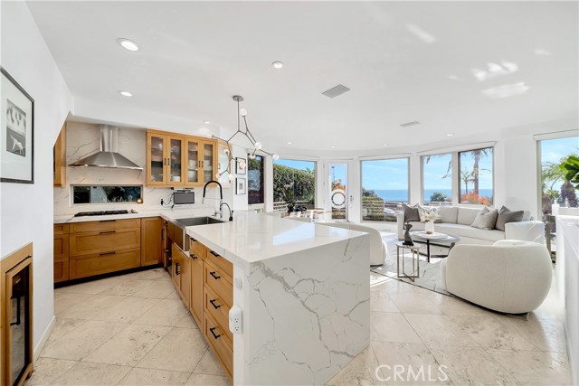 Detail Gallery Image 7 of 58 For 556 Cliff Dr a,  Laguna Beach,  CA 92651 - 3 Beds | 4 Baths