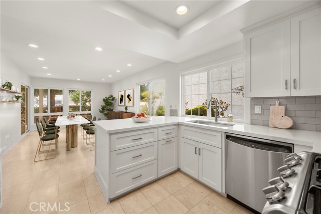 Detail Gallery Image 5 of 20 For 949 S Ridgecrest Cir, Anaheim Hills,  CA 92807 - 4 Beds | 2/1 Baths