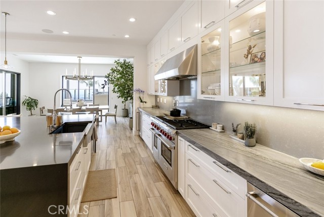 Detail Gallery Image 26 of 69 For 20300 W Windsor Ln, Northridge,  CA 91326 - 5 Beds | 6 Baths