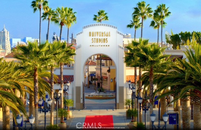 11636 Valley Spring Lane, Studio City CA: https://media.crmls.org/medias/1c360aaa-76c4-4115-9211-82ff45a052c2.jpg