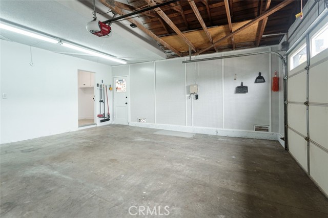 7231 Siena Avenue, Westminster CA: https://media.crmls.org/medias/1c367ffd-c9dd-450c-8a18-6a3446d186b3.jpg