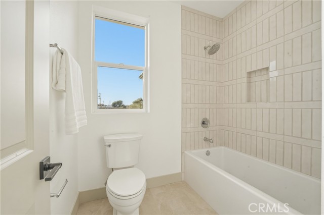 Detail Gallery Image 28 of 36 For 15534 Colorado Ave, Paramount,  CA 90723 - 4 Beds | 2/1 Baths