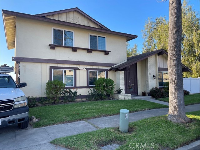 Detail Gallery Image 2 of 8 For 760 N Adele St #3,  Orange,  CA 92867 - 2 Beds | 1/1 Baths