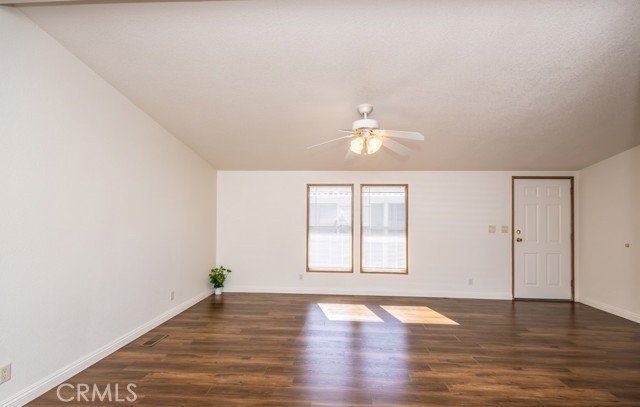 9080 Bloomfield Avenue, Cypress CA: https://media.crmls.org/medias/1c3994d0-b917-4bcb-9d51-3aee7b3fe755.jpg