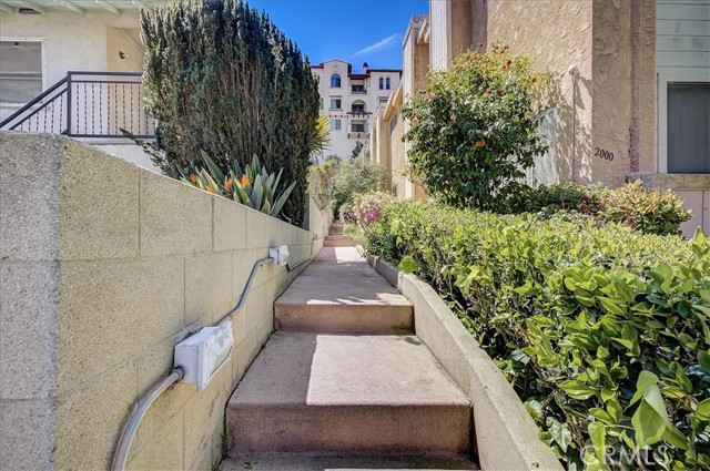 2000 Mathews Avenue, Redondo Beach, California 90278, 2 Bedrooms Bedrooms, ,1 BathroomBathrooms,Residential,Sold,Mathews,PF22058627