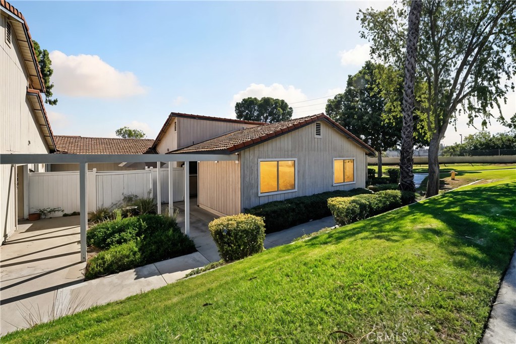 1107 Border Avenue
