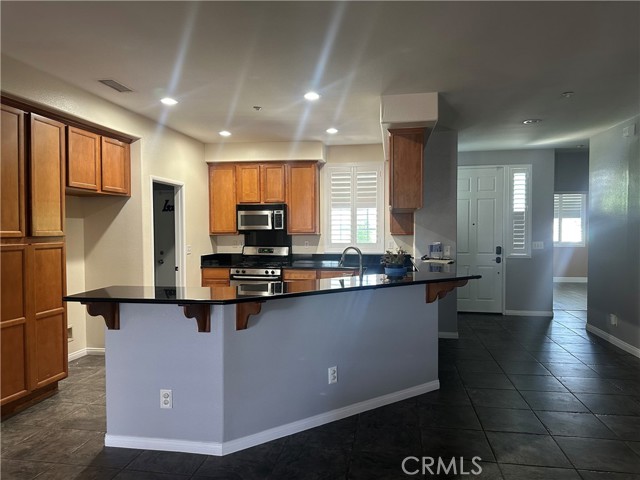 Detail Gallery Image 9 of 23 For 16453 Freesia Ct, Fontana,  CA 92336 - 4 Beds | 3 Baths