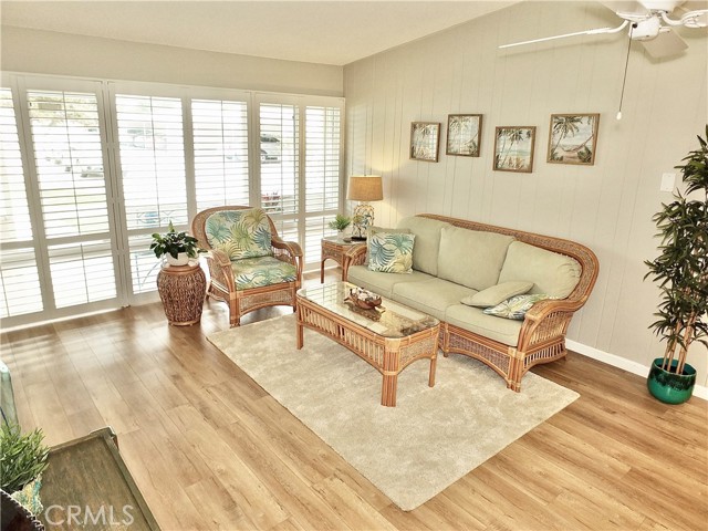 Detail Gallery Image 11 of 37 For 1282 Golden Rain Mutual 2 #68i 68i,  Seal Beach,  CA 90740 - 2 Beds | 1 Baths