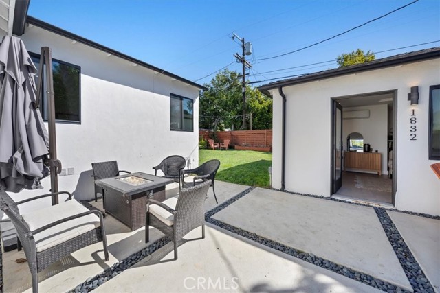 1834 Stearns Drive, Los Angeles CA: https://media.crmls.org/medias/1c3abade-9280-4fc8-8f90-a9a7ba8c0758.jpg