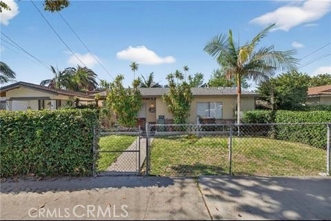 Detail Gallery Image 16 of 16 For 560 N Grand, Orange,  CA 92867 - 5 Beds | 2 Baths