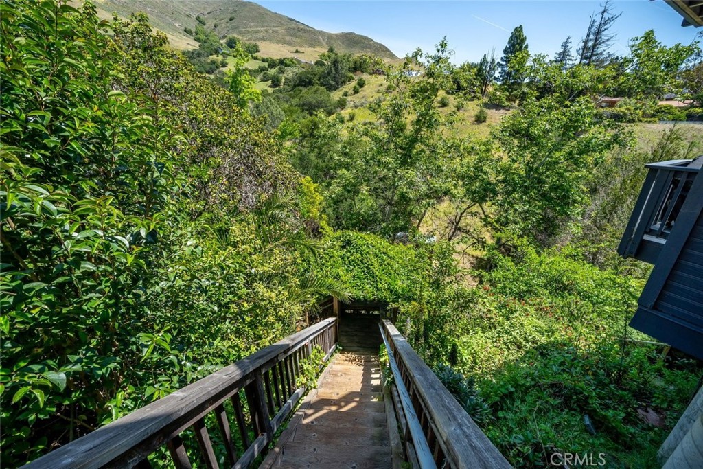 https://media.crmls.org/medias/1c3c2911-4384-454e-9a0d-a8613d3dc064.jpg?preset=X-Large