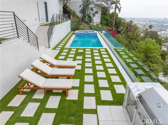 Detail Gallery Image 26 of 55 For 8566 Hollywood Bld, Los Angeles,  CA 90069 - 6 Beds | 6/1 Baths