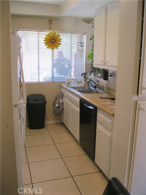 235 E 7th Street, San Jacinto CA: https://media.crmls.org/medias/1c3c8ca6-a3ef-4c01-9094-e1a6d08434bd.jpg