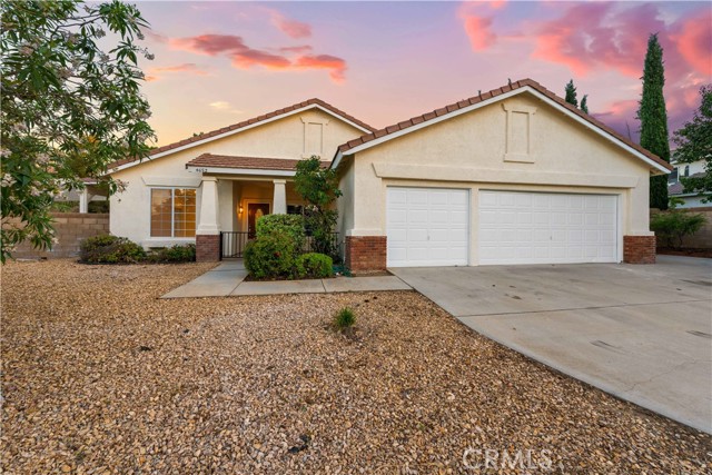 Detail Gallery Image 3 of 36 For 4652 Starstone Ct, Palmdale,  CA 93551 - 3 Beds | 2 Baths