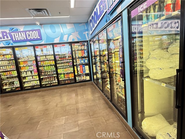 1702 Highway 46, Wasco CA: https://media.crmls.org/medias/1c3ebc82-dd1b-4f7c-bf29-68005ca77893.jpg