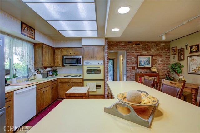 2341 Village Circle Drive, Atwater CA: https://media.crmls.org/medias/1c3ec644-87c8-4a38-b008-de3f8d7a7a4c.jpg